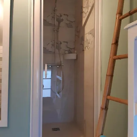 Maison Avec Jardin, Baby Foot, Flipper, Table De Ping Pong, à 1km à Pied Omaha Et Près Port En Bessin