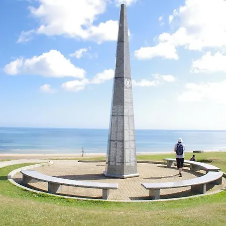 Maison Avec Jardin, Baby Foot, Flipper, Table De Ping Pong, à 1km à Pied Omaha Et Près Port En Bessin *