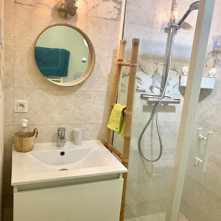 Dom wakacyjny Le So Sweet, Maison Avec Jardin Clos, Terrasse Amenage, Jeux Et Jouets, Baby Foot, Flipper, Table De Ping Pong, A 1km De La D' Omaha Et Pres Port En Bessin *