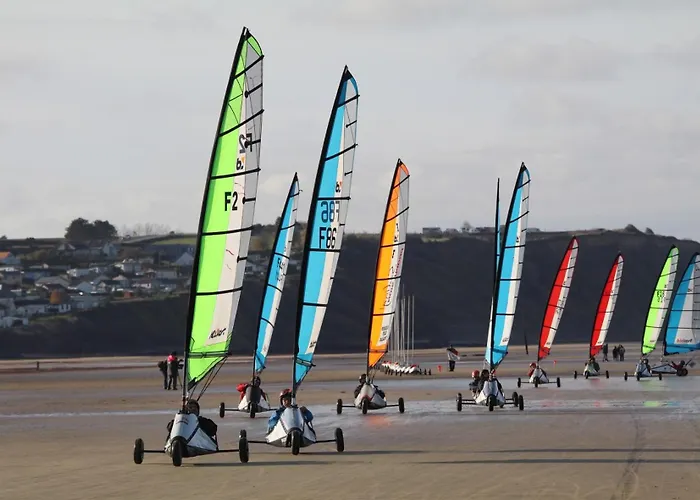 Casa de Férias Maison Avec Jardin, Baby Foot, Flipper, Table De Ping Pong, à 1km à Pied Omaha Et Près Port En Bessin